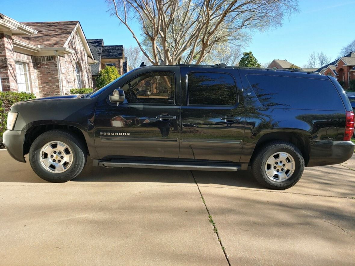 2013 Chevrolet Suburban for Sale by Owner in Irving, TX 75063