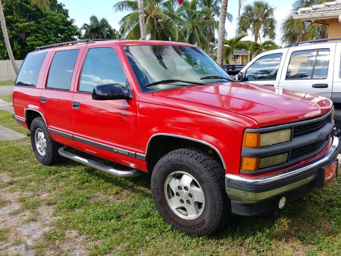 1995 Chevrolet Tahoe for sale by owner in Hialeah