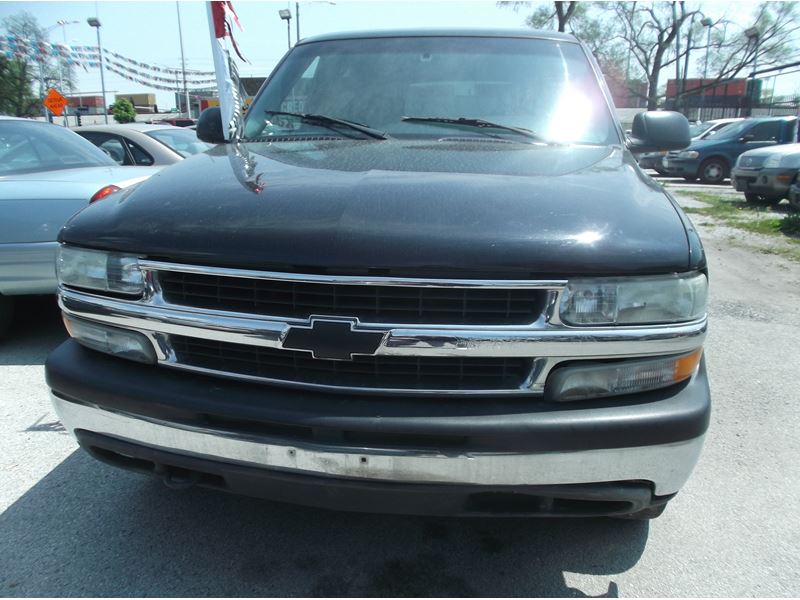 2000 Chevrolet Tahoe for sale by owner in Harvey