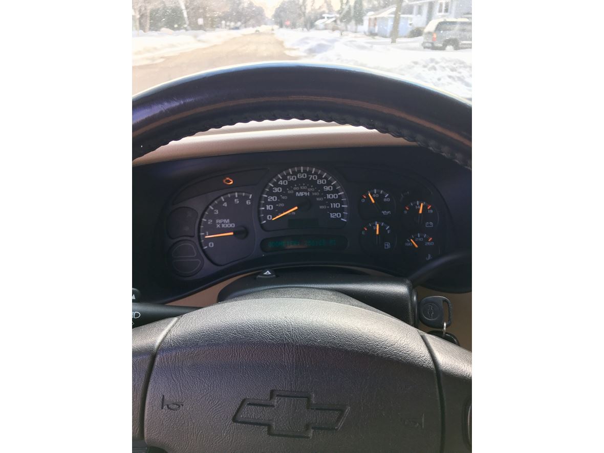 2005 Chevrolet Tahoe for sale by owner in Minneapolis