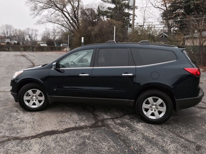 2010 Chevrolet Traverse for sale by owner in Chicago