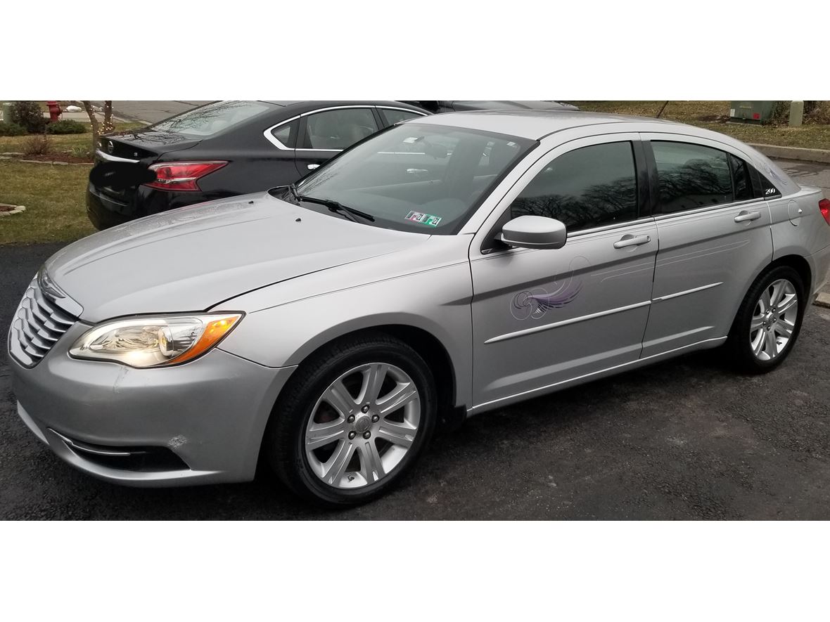 2012 Chrysler 200 for sale by owner in Clarks Summit