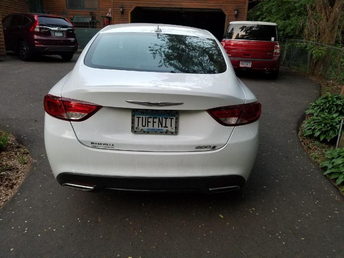 2015 Chrysler 200 for sale by owner in Saint Paul