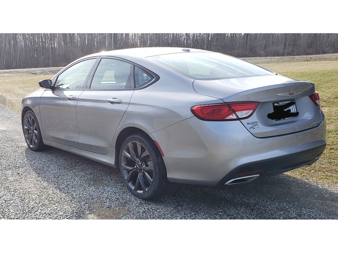 2015 Chrysler 200 for sale by owner in Ubly