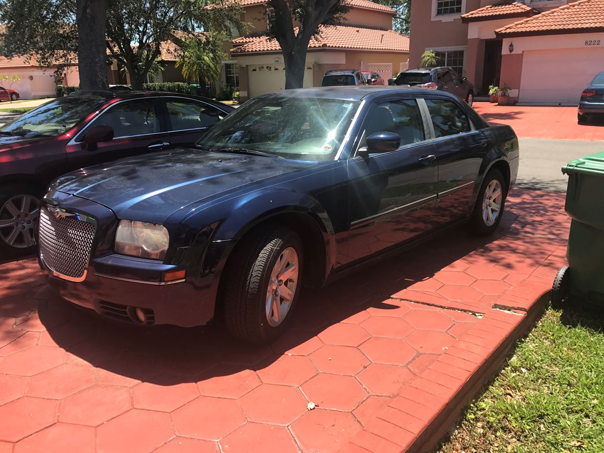 2006 Chrysler 300 for sale by owner in Hialeah