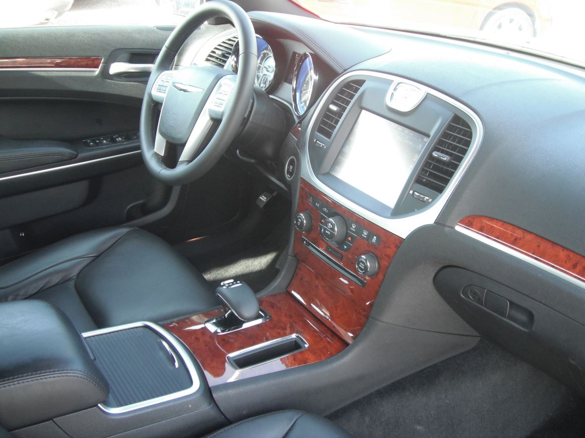 2014 Chrysler 300 for sale by owner in Lodi