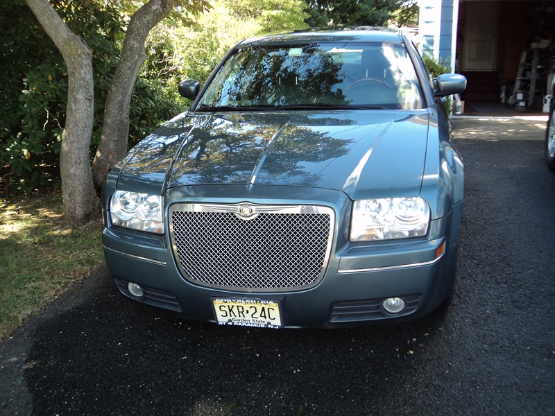 2005 Chrysler 300 limted for sale by owner in ELMWOOD PARK
