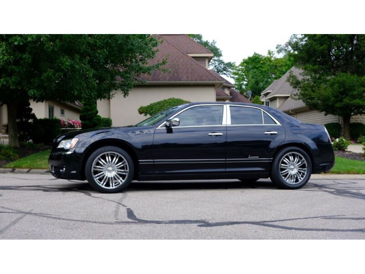 2011 Chrysler 300 Series for sale by owner in Shelby