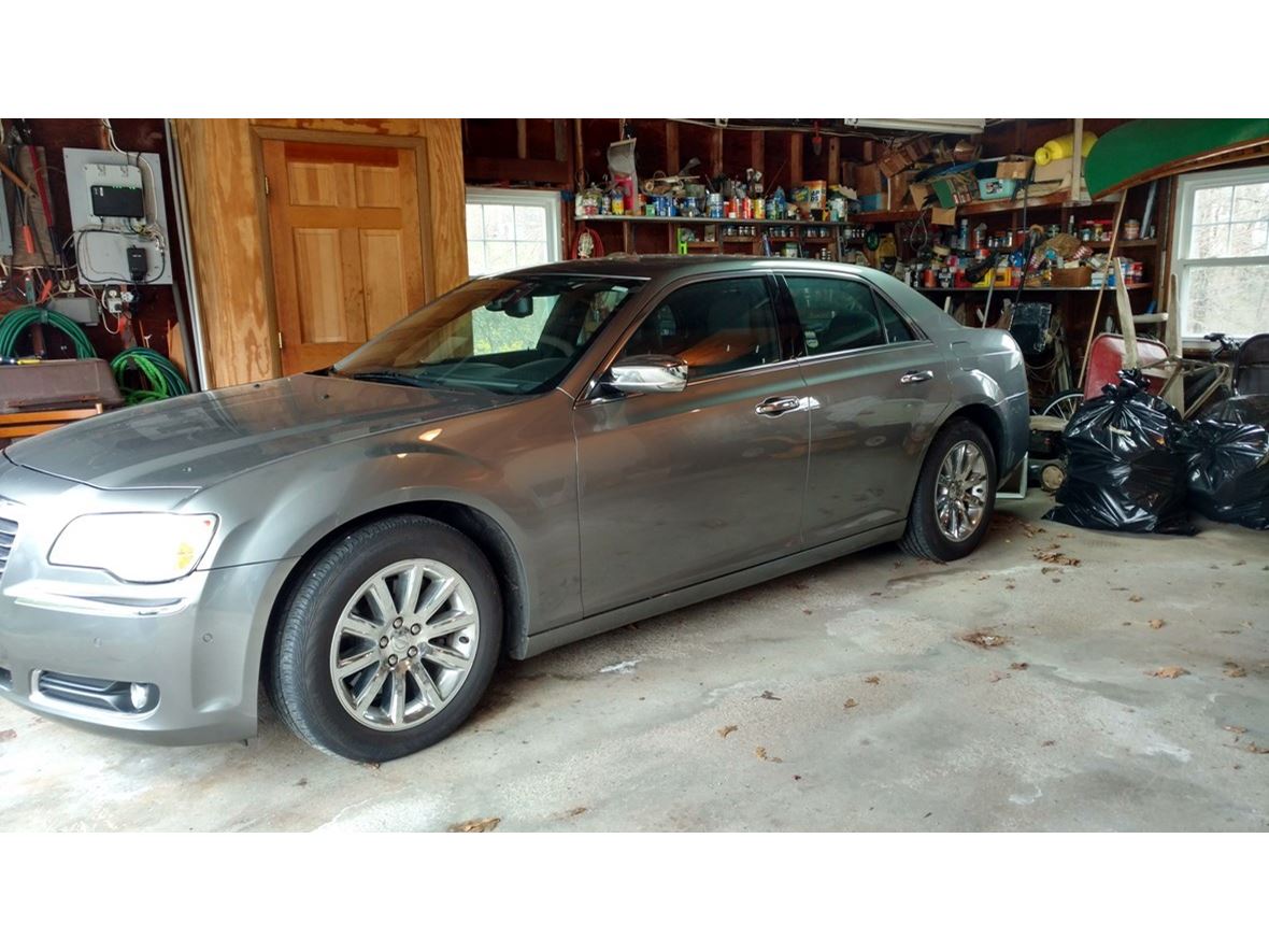 2012 Chrysler 300C for sale by owner in Hope