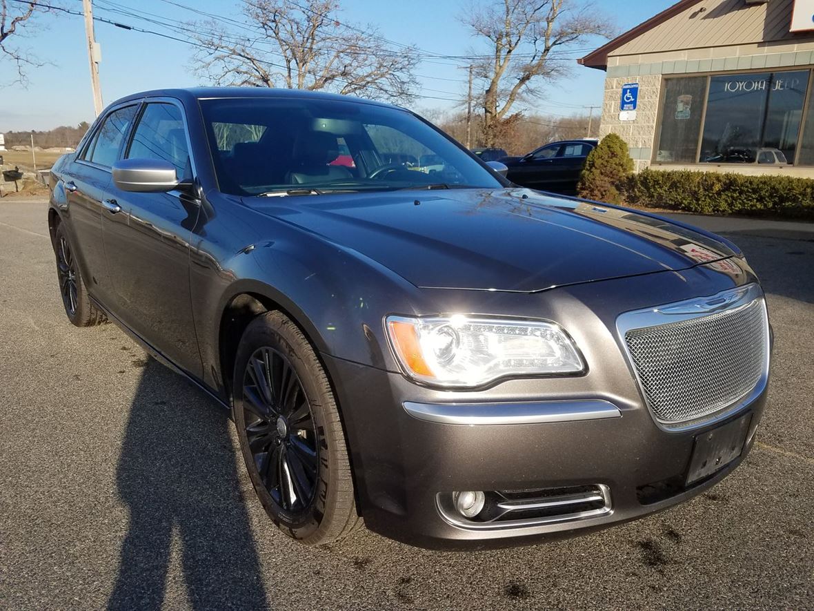 2013 Chrysler 300C Private Car Sale in Seekonk, MA 02771