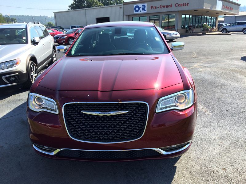 2016 Chrysler 300C for sale by owner in Russellville