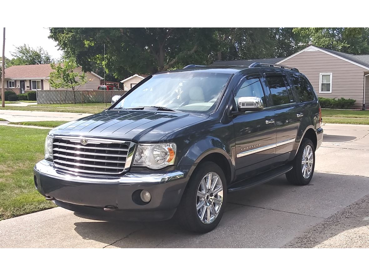 2008 Chrysler Aspen for sale by owner in Saginaw