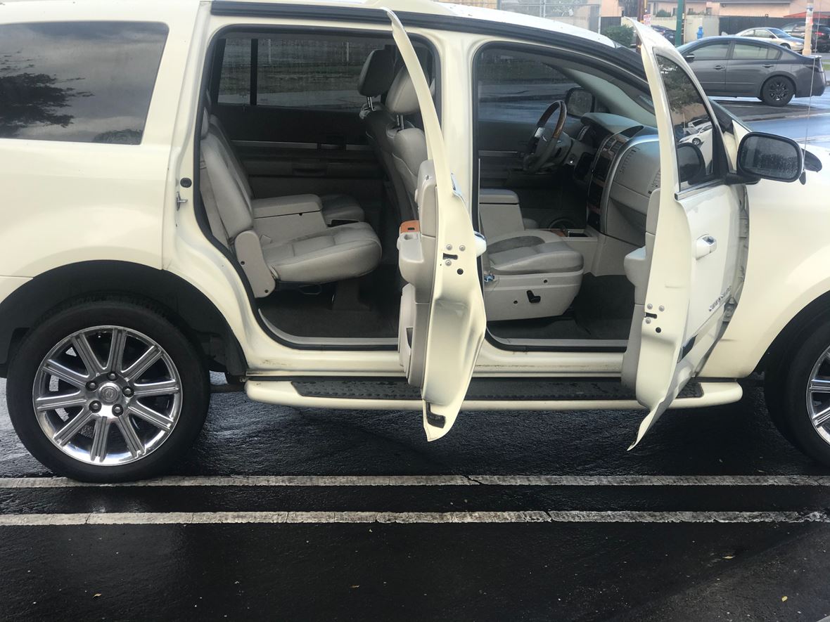 2008 Chrysler Aspen for Sale by Owner in Los Angeles, CA 90002