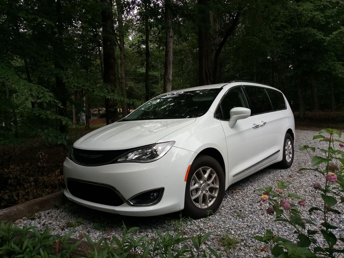 2020 Chrysler Pacifica for sale by owner in Pine Mountain