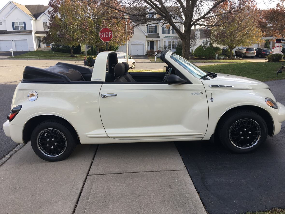 2005 Chrysler PT Cruiser Convertible  for sale by owner in Phillipsburg