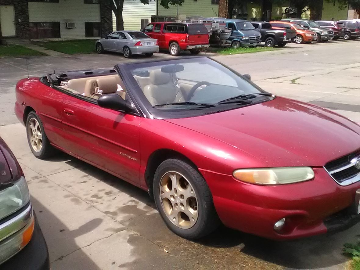 1998 Chrysler Sebring Convertible $700.00 for sale by owner in Cedar Rapids