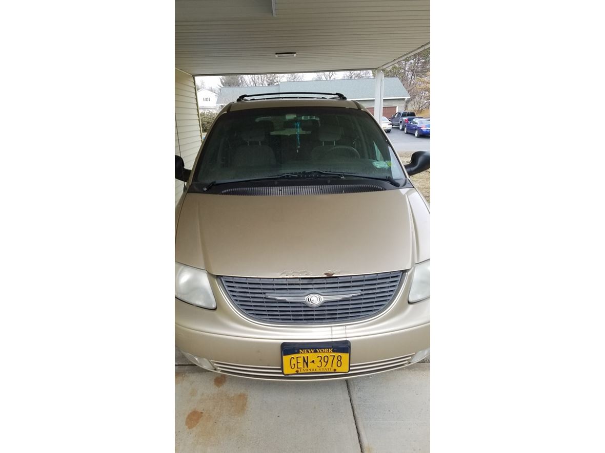 2001 Chrysler Town & Country for sale by owner in Schenectady