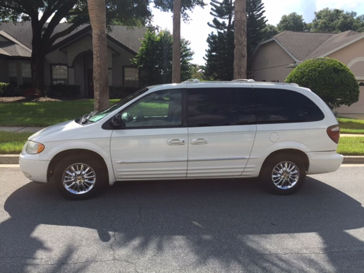2002 Chrysler Town & Country for sale by owner in Longwood