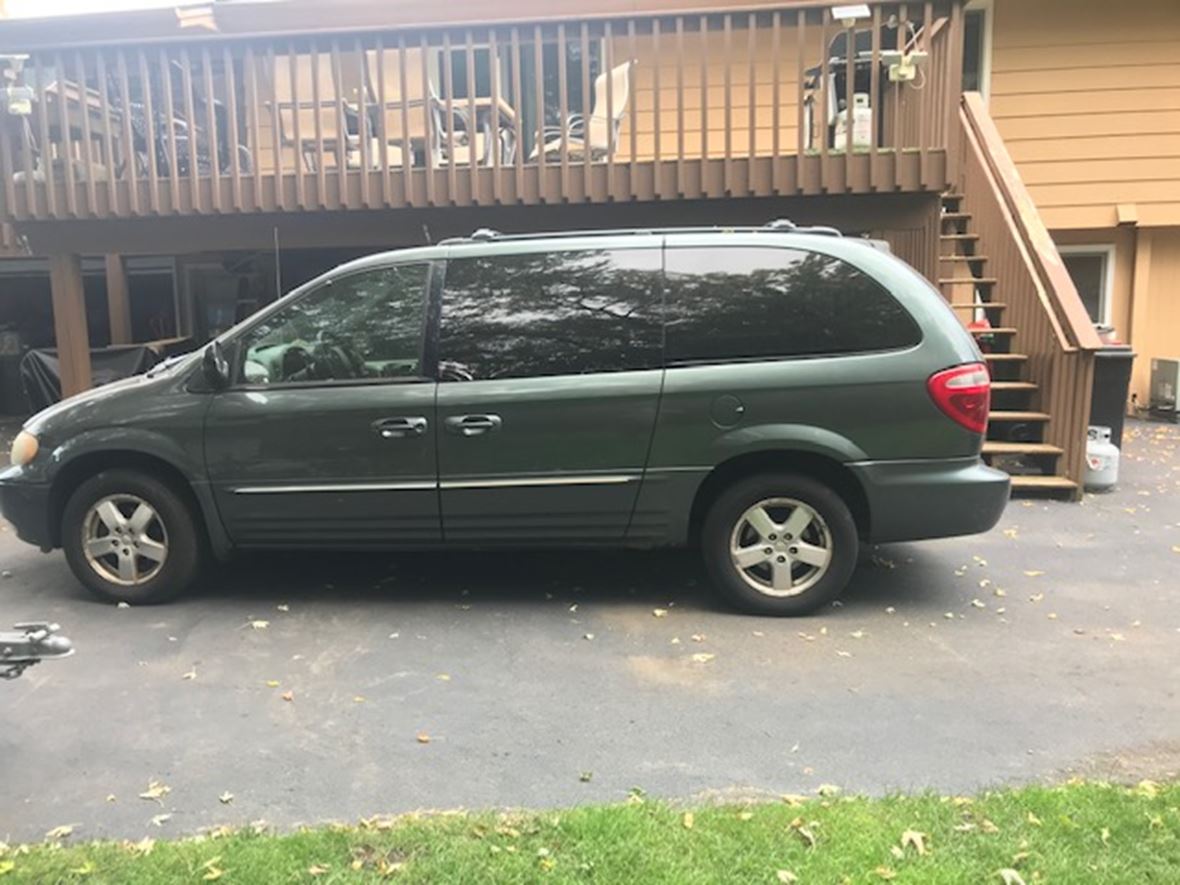 2003 Chrysler Town & Country for sale by owner in Minneapolis