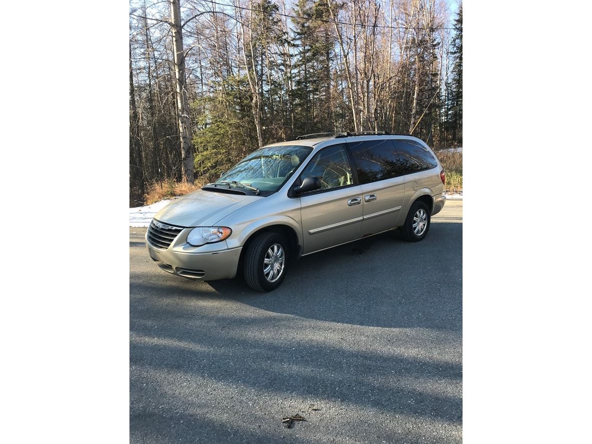 2005 Chrysler Town & Country for sale by owner in Wasilla