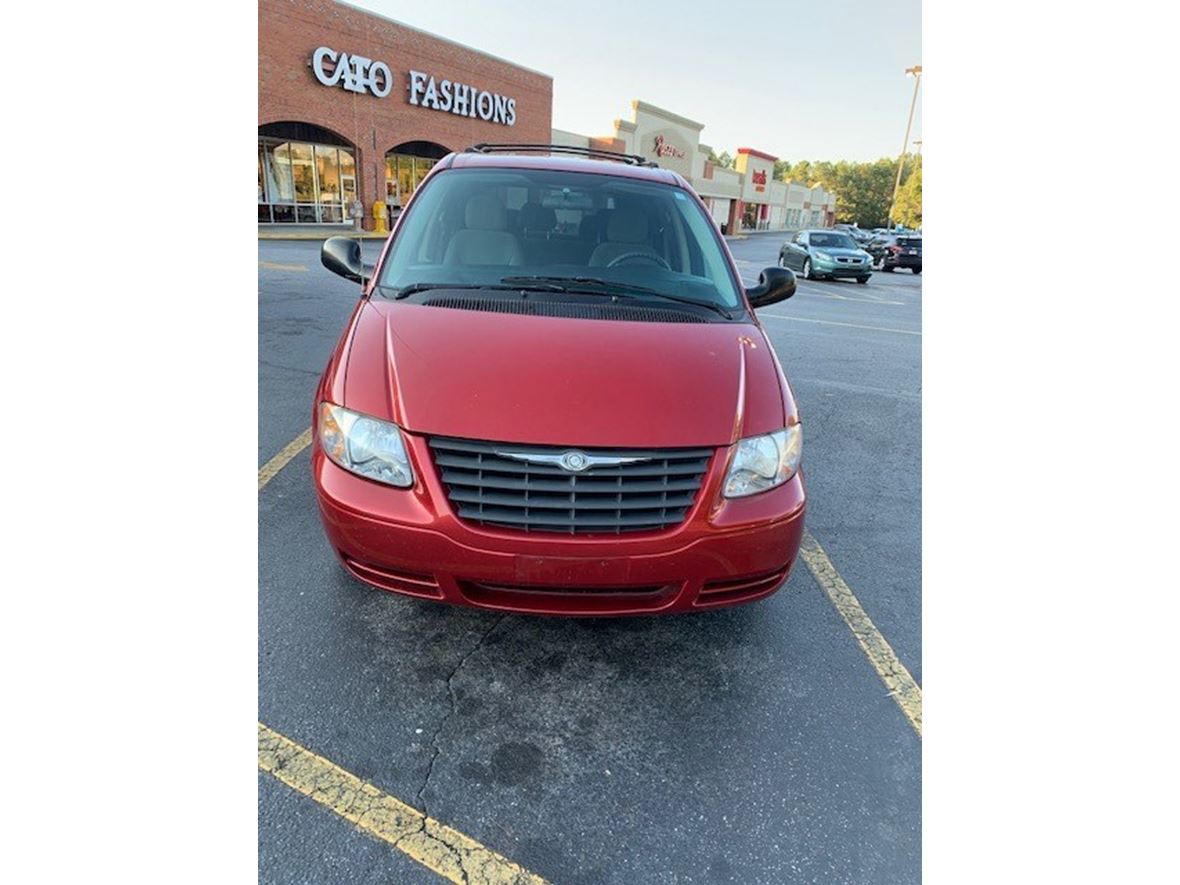 2007 Chrysler Town & Country for sale by owner in Winder
