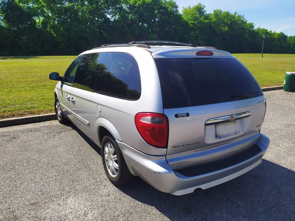 2007 Chrysler Town & Country for sale by owner in Montgomery