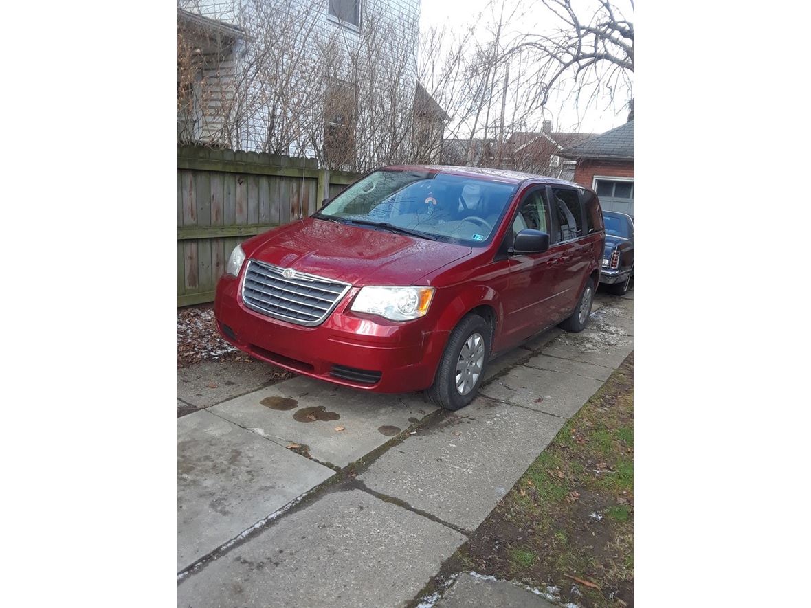 2010 Chrysler Town & Country for sale by owner in Johnstown