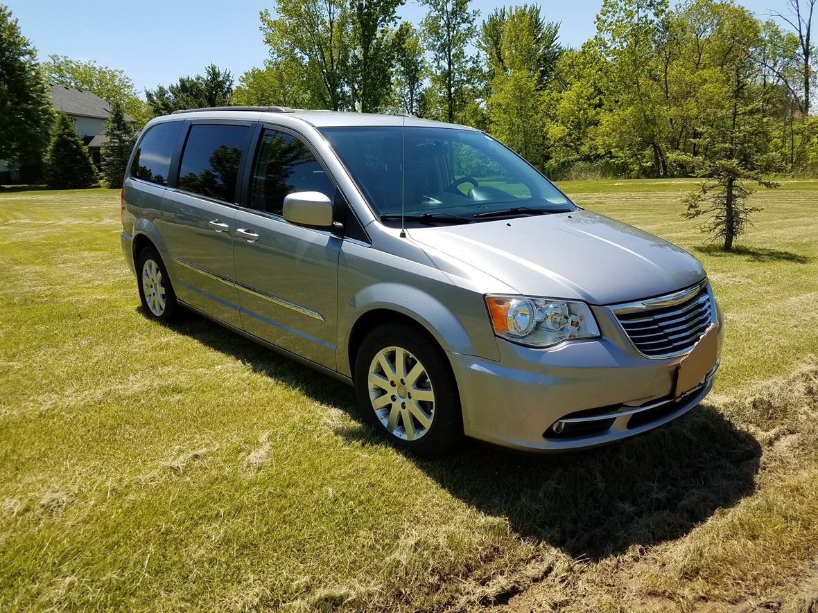 2014 Chrysler Town & Country for sale by owner in Powell