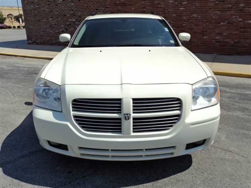 2005 Dodge Magnum for Sale by Owner in Bartlett, TX 76511