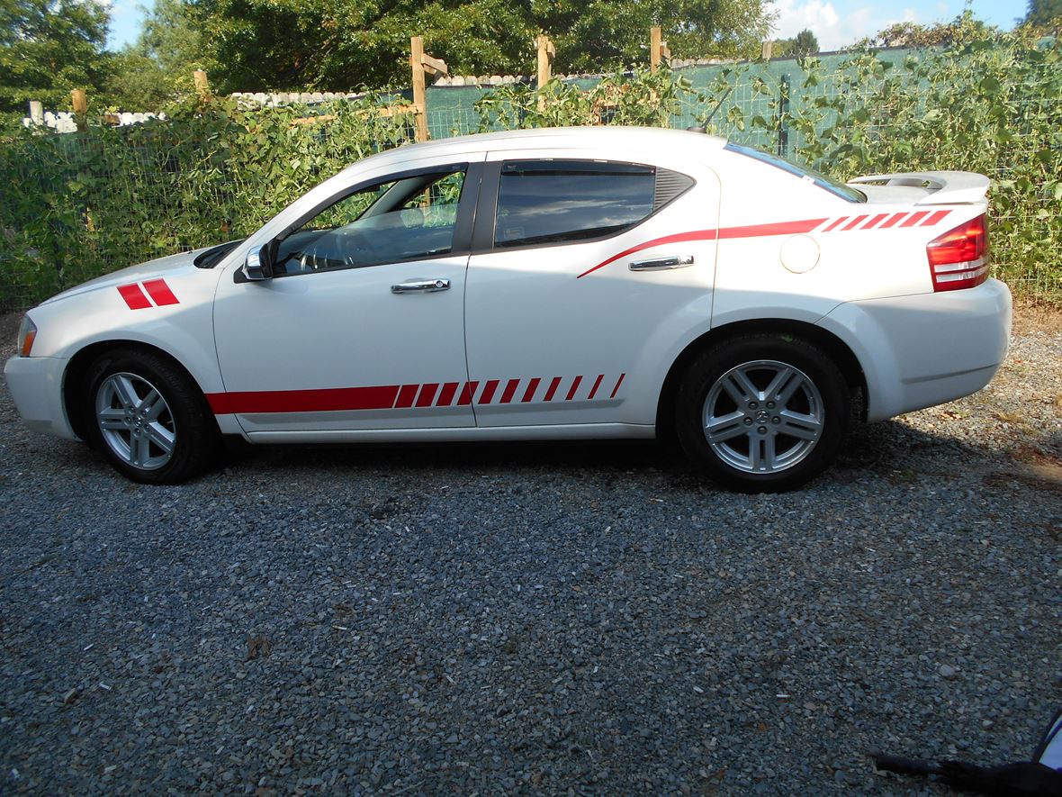 2009 Dodge Avenger for sale by owner in Roanoke