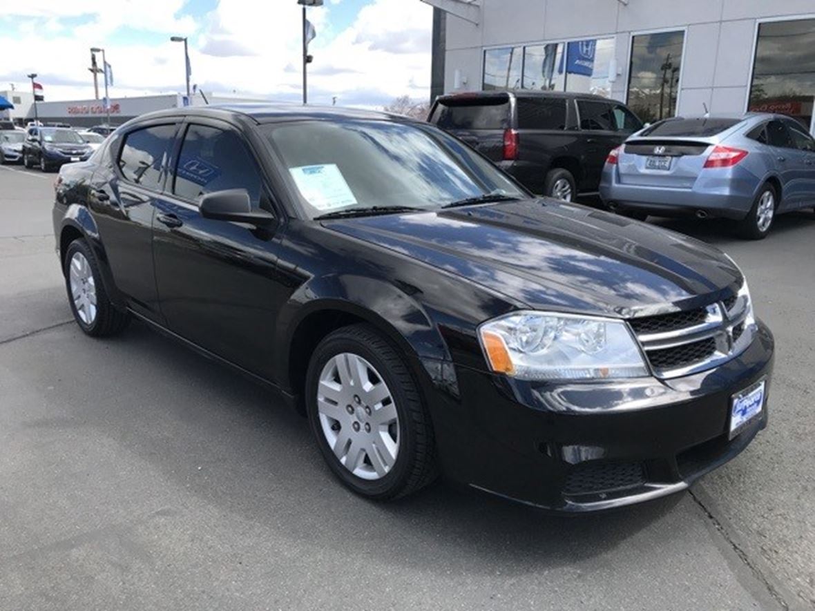 2014 Dodge Avenger for sale by owner in Reno