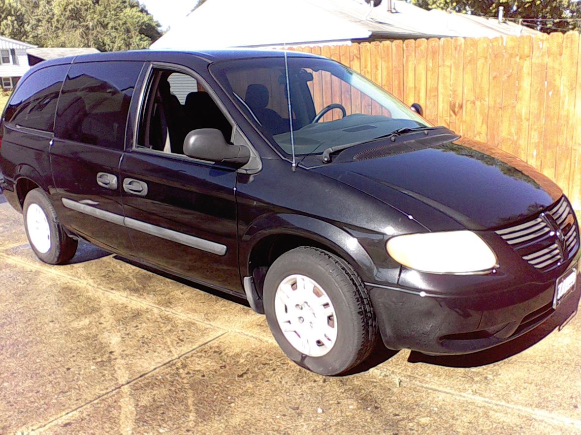 2005 Dodge Caravan for sale by owner in Springfield