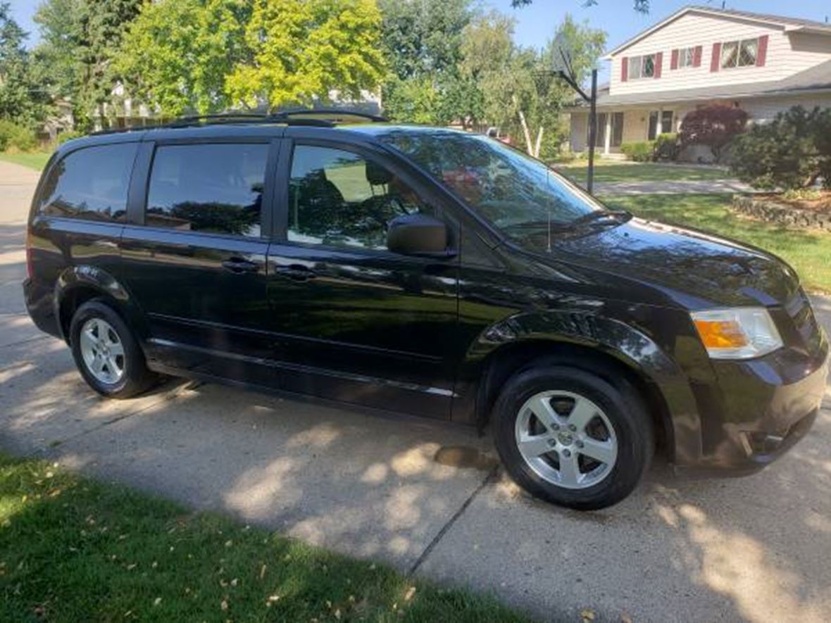 2010 Dodge Caravan for sale by owner in Clinton Township