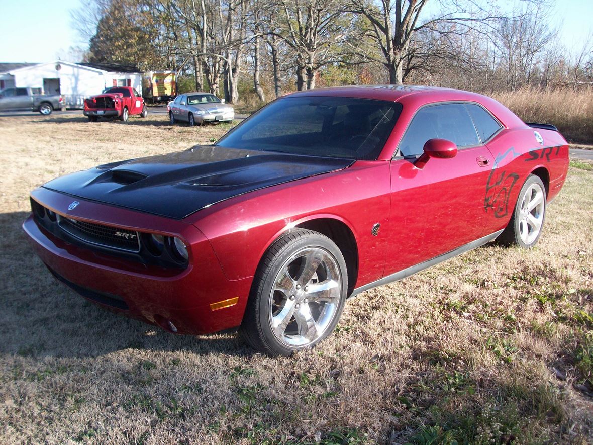 2009 Dodge Challenger for sale by owner in Milan