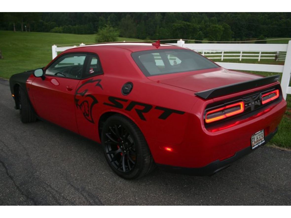 2015 Dodge Challenger for sale by owner in Paeonian Springs