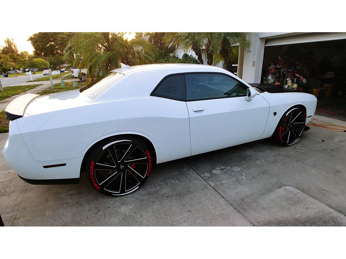 2015 Dodge Challenger for sale by owner in Pinellas Park