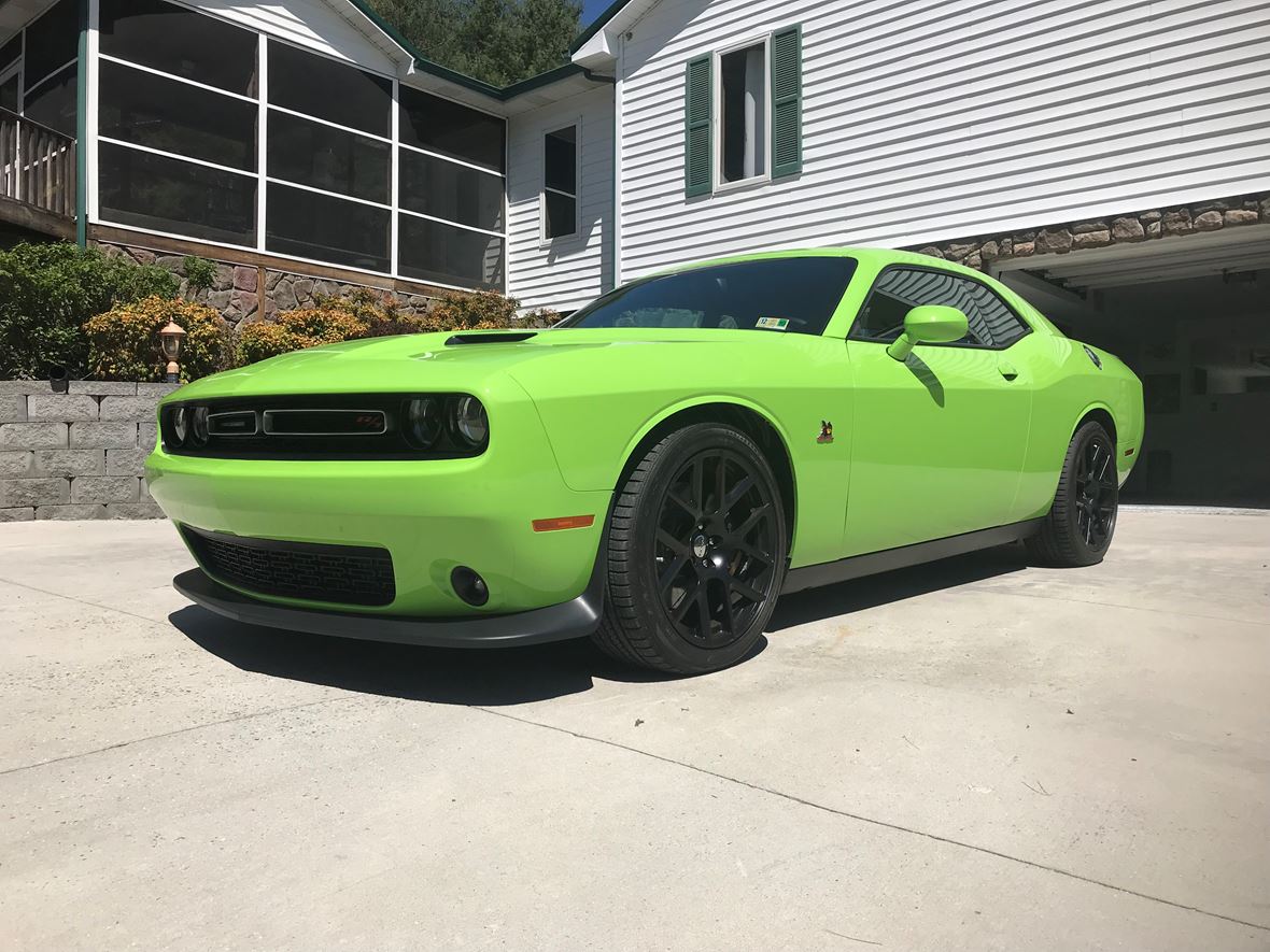 2015 Dodge Challenger Scat Pack for sale by owner in Wytheville