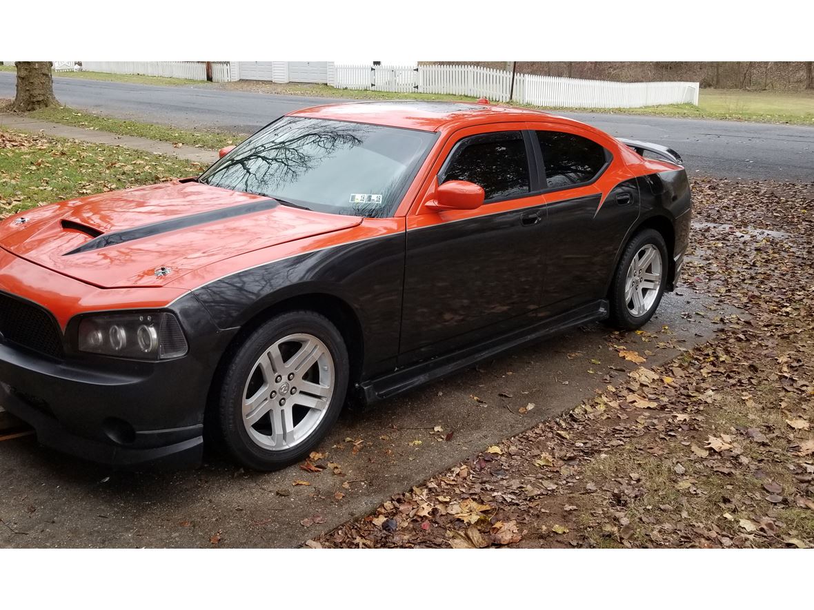 2006 Dodge Charger R/T for sale by owner in Reading