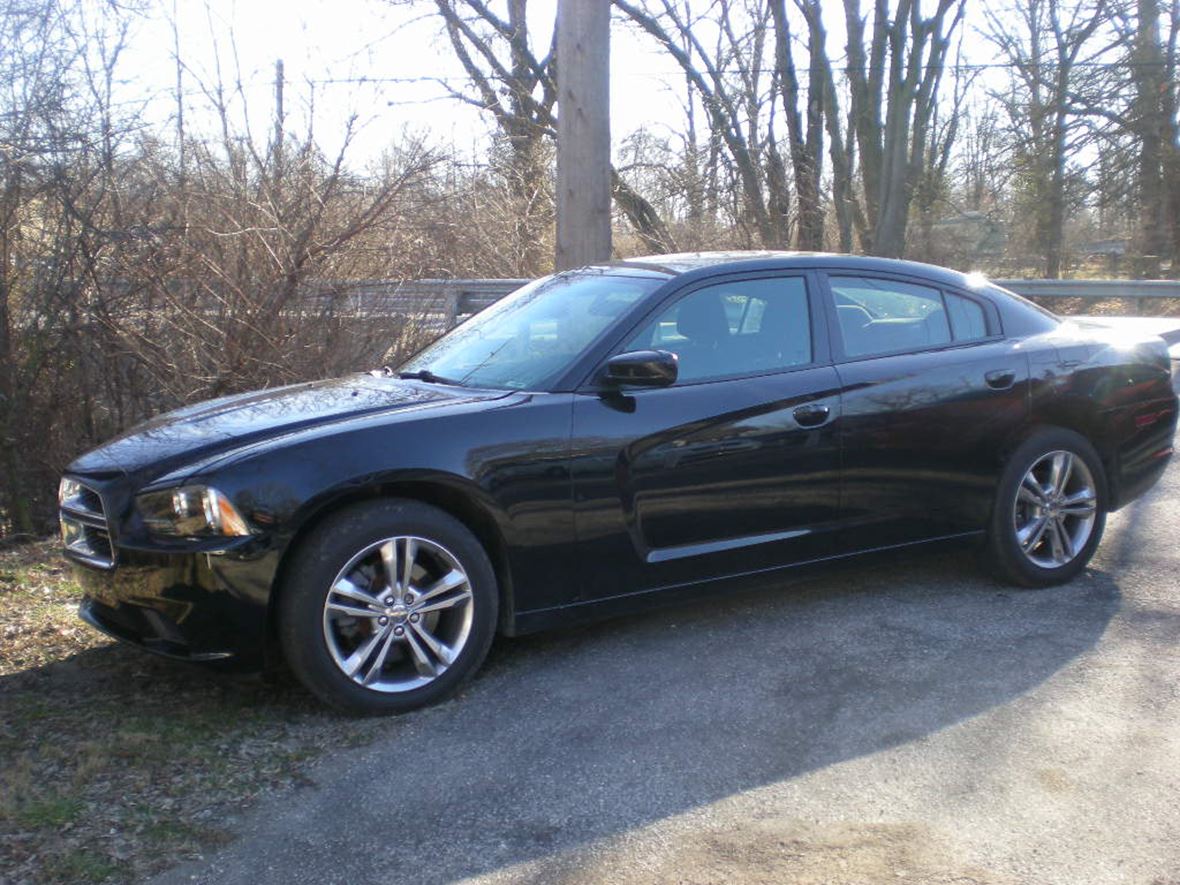 2013 Dodge Charger for sale by owner in Greenfield