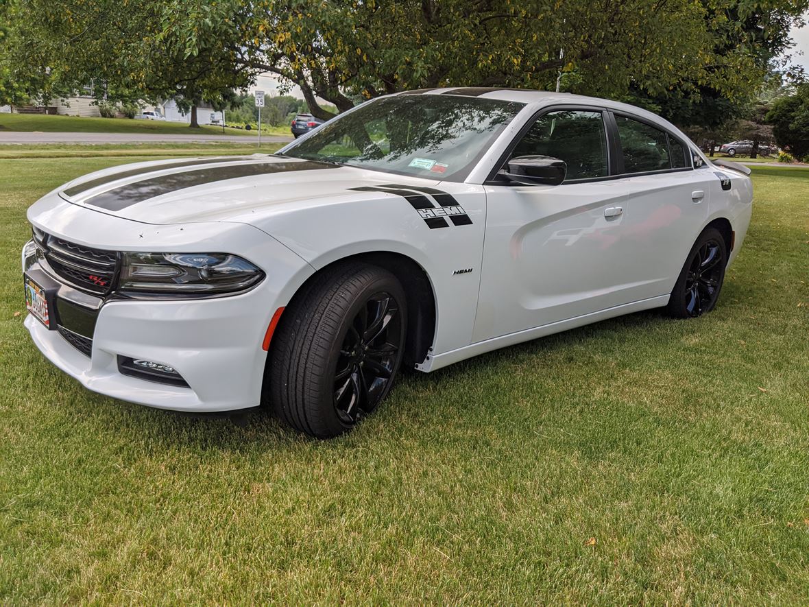 2016 Dodge Charger for sale by owner in Hilton