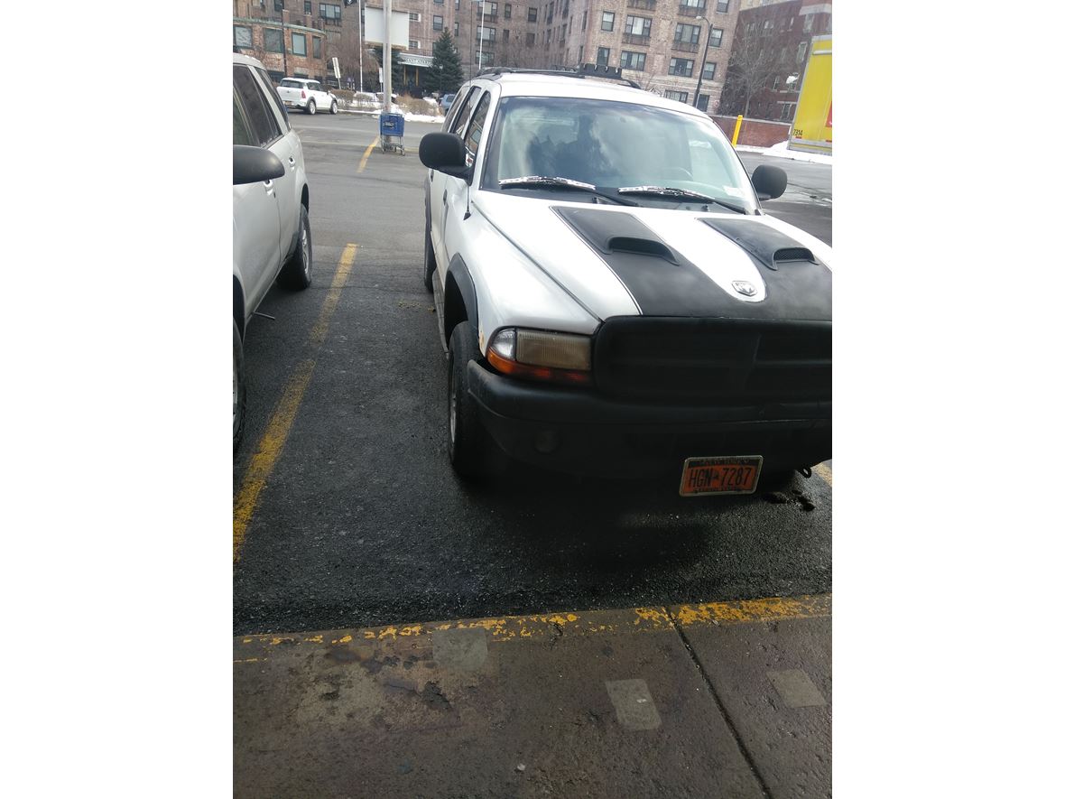 2000 Dodge Durango for sale by owner in Buffalo