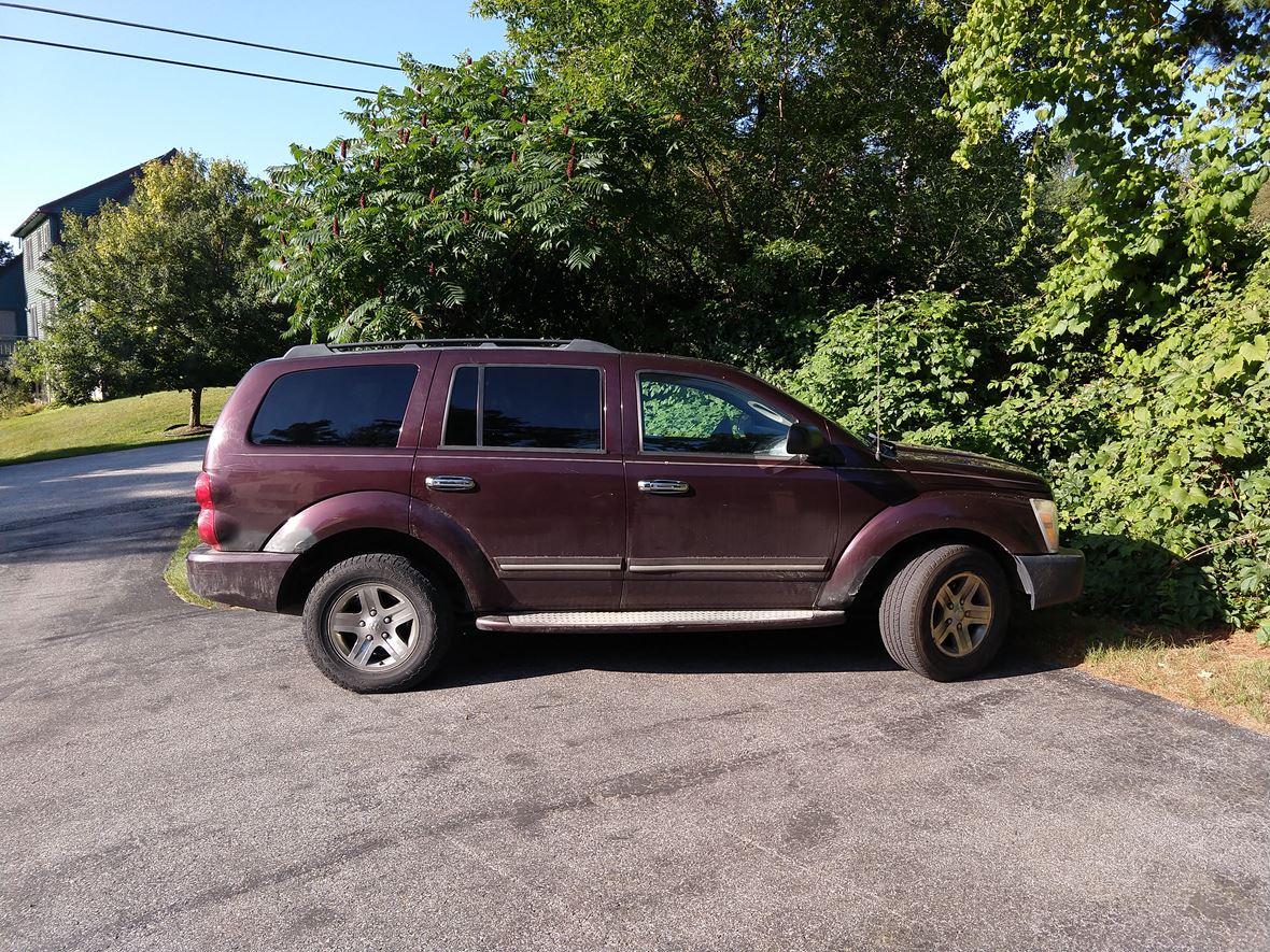 2005 Dodge Durango for sale by owner in Rutland
