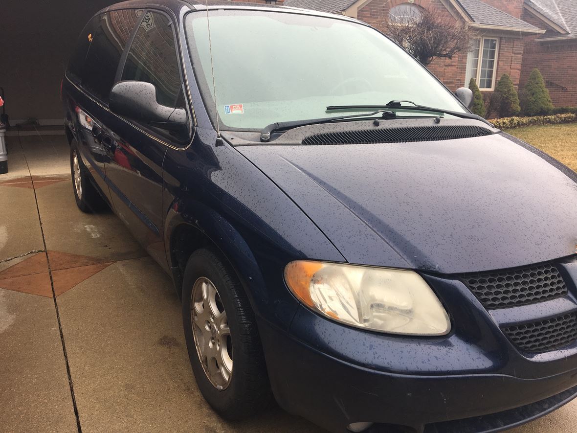 2003 Dodge Grand Caravan for sale by owner in Macomb