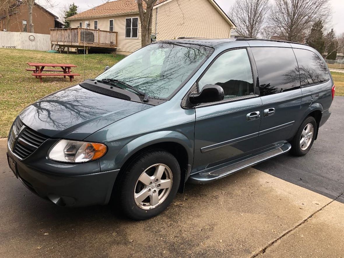 2005 Dodge Grand Caravan for sale by owner in Antioch