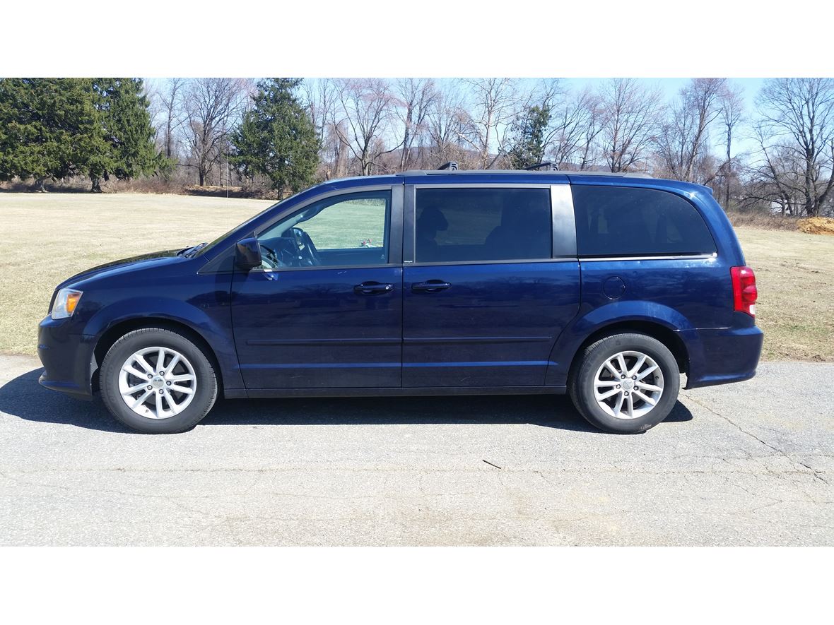 2013 Dodge Grand Caravan for sale by owner in Reading