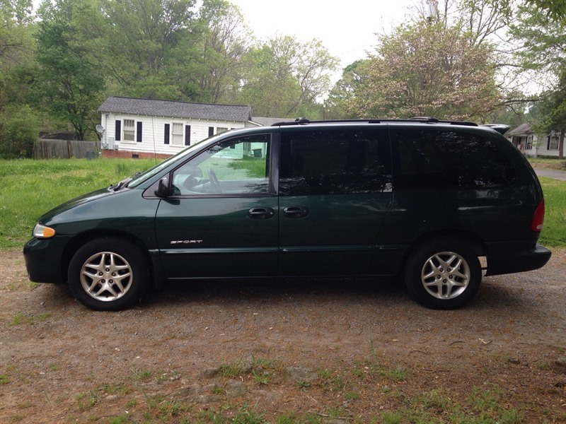 1999 Dodge Grand Caravan Sport for sale by owner in KANNAPOLIS