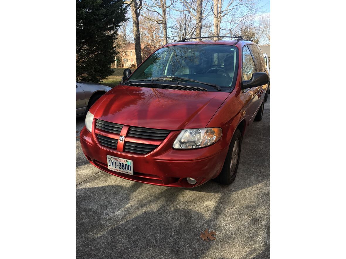 2005 Dodge Grand Caravan SXT for sale by owner in Forest