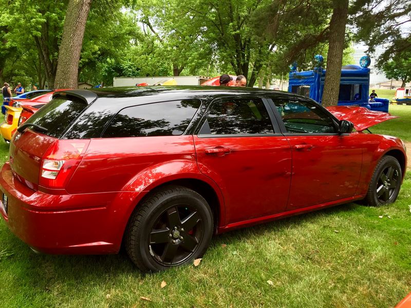 2005 Dodge Magnum for sale by owner in Sioux Falls