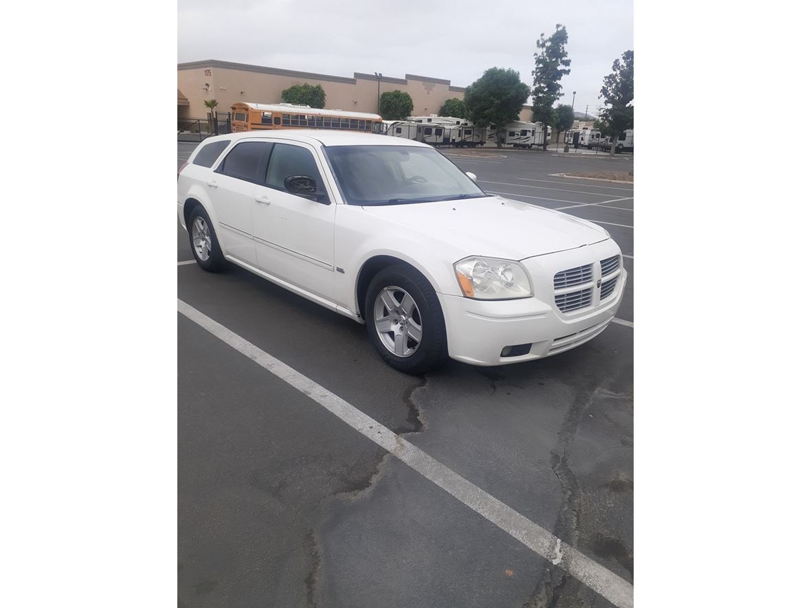 2006 Dodge Magnum for sale by owner in Colton