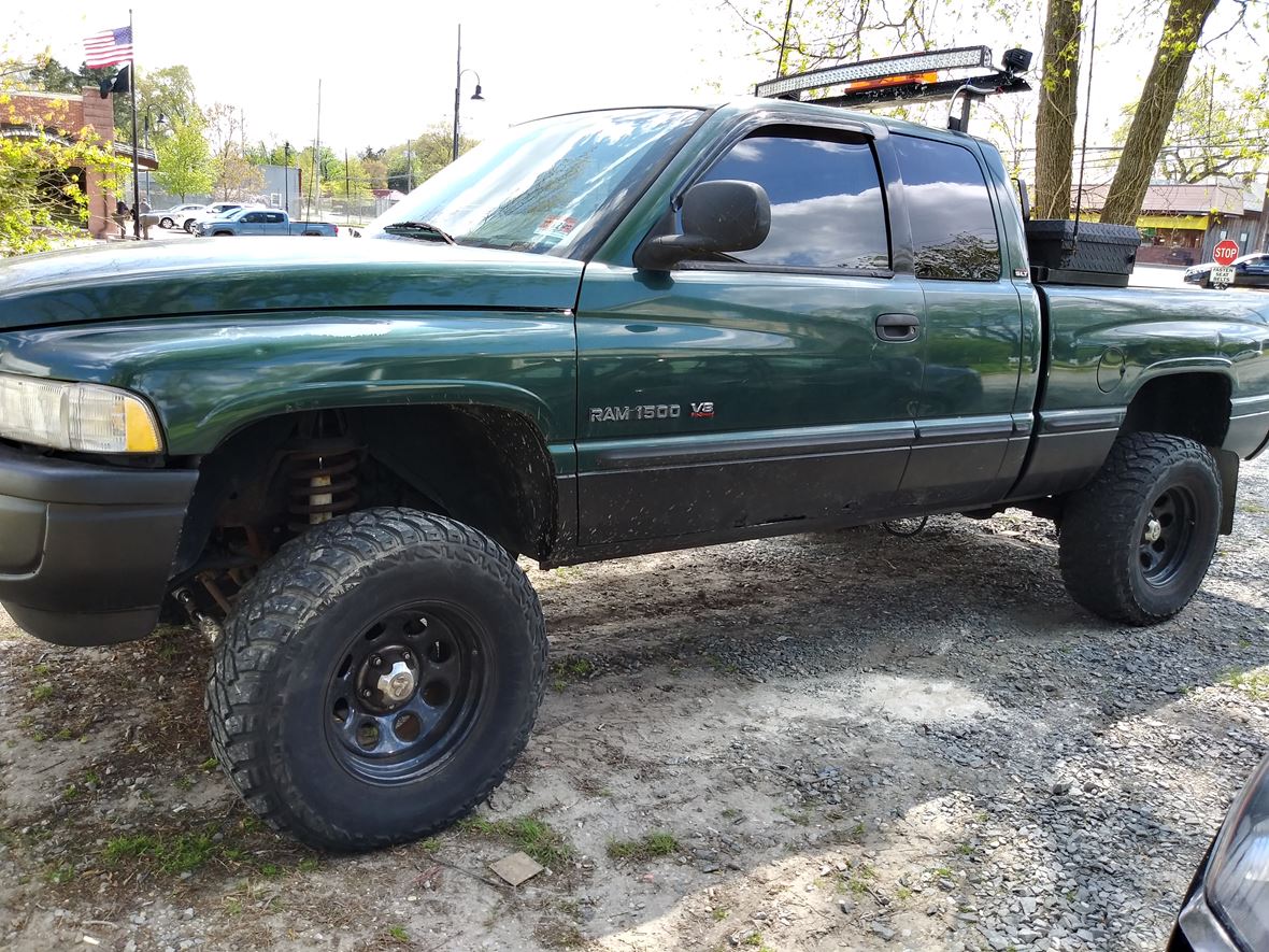 1999 Dodge Ram 1500 for sale by owner in Bayville